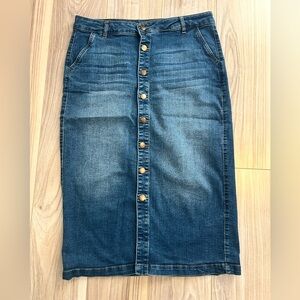 Denim Button-Front Midi pencil Skirt